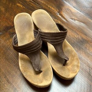 COPY - UGG Brown Sandals with Ruched Straps and Cork Sole